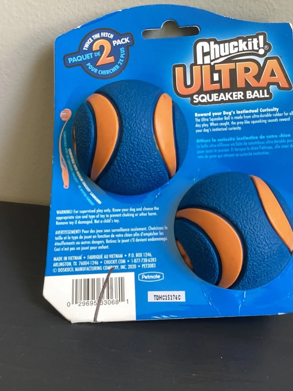 NWT Chuckit Ultra Squeaker Ball 2 Pack Size Medium - Brand New